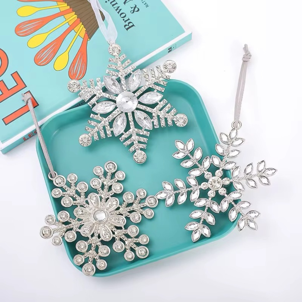 Sparkling Silver Snowflake Ornament Set
